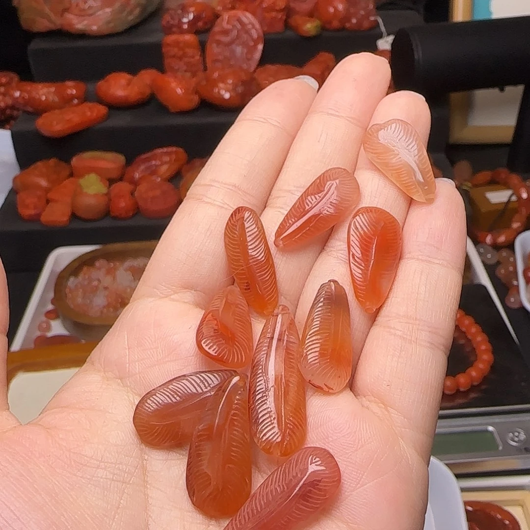 南红玛瑙未镶嵌颈饰