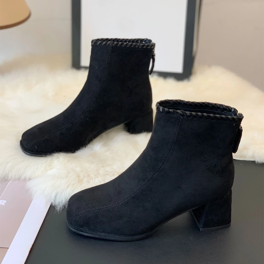 方头绒面侧拉链复古磨砂洋气百搭时装靴2025年秋冬潮酷百搭瘦瘦靴