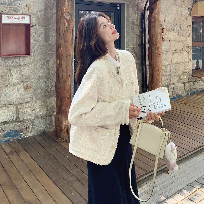 白色轻奢名媛风外套女2025初春新款高级感小香风气质流苏正肩夹克