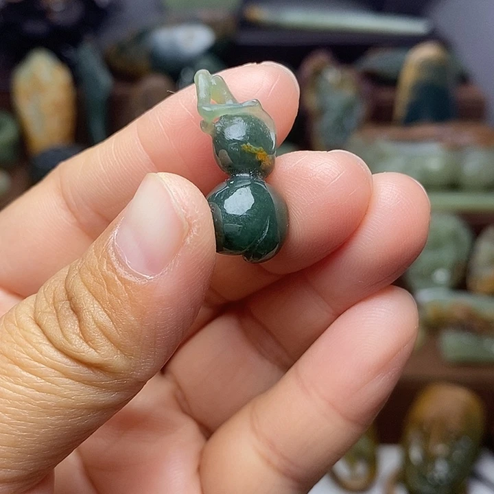 岫岩河磨玉（透闪石质玉）未镶嵌颈饰