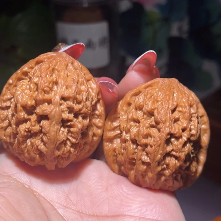 文玩核桃吊坠            42.8将54.6克