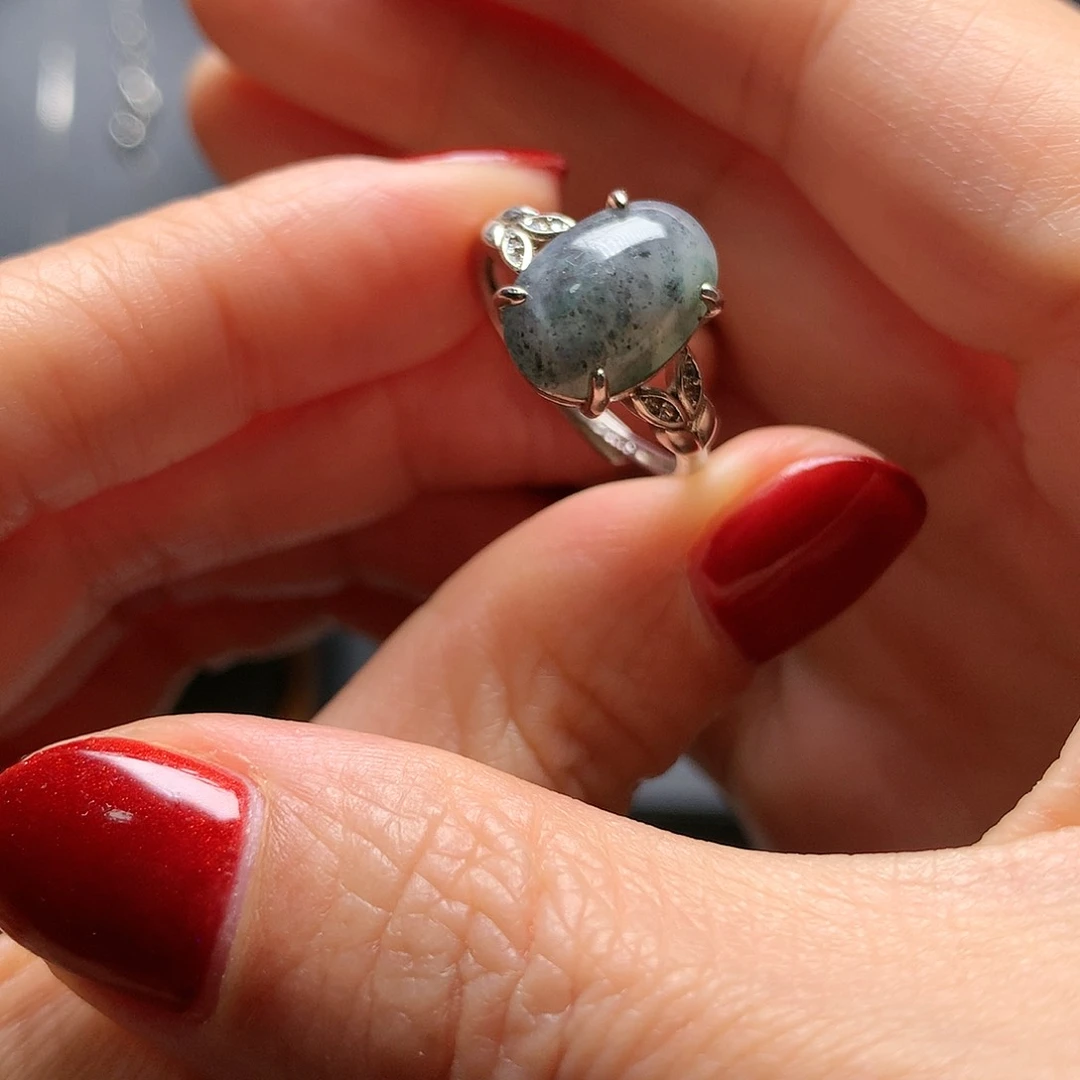 翡翠颈饰银S925镶嵌戒指