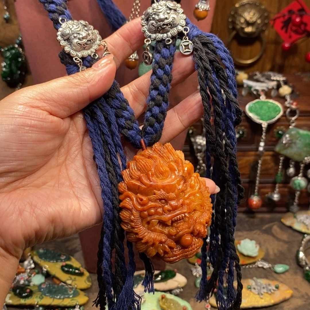 翡翠吊坠(赠链)未镶嵌