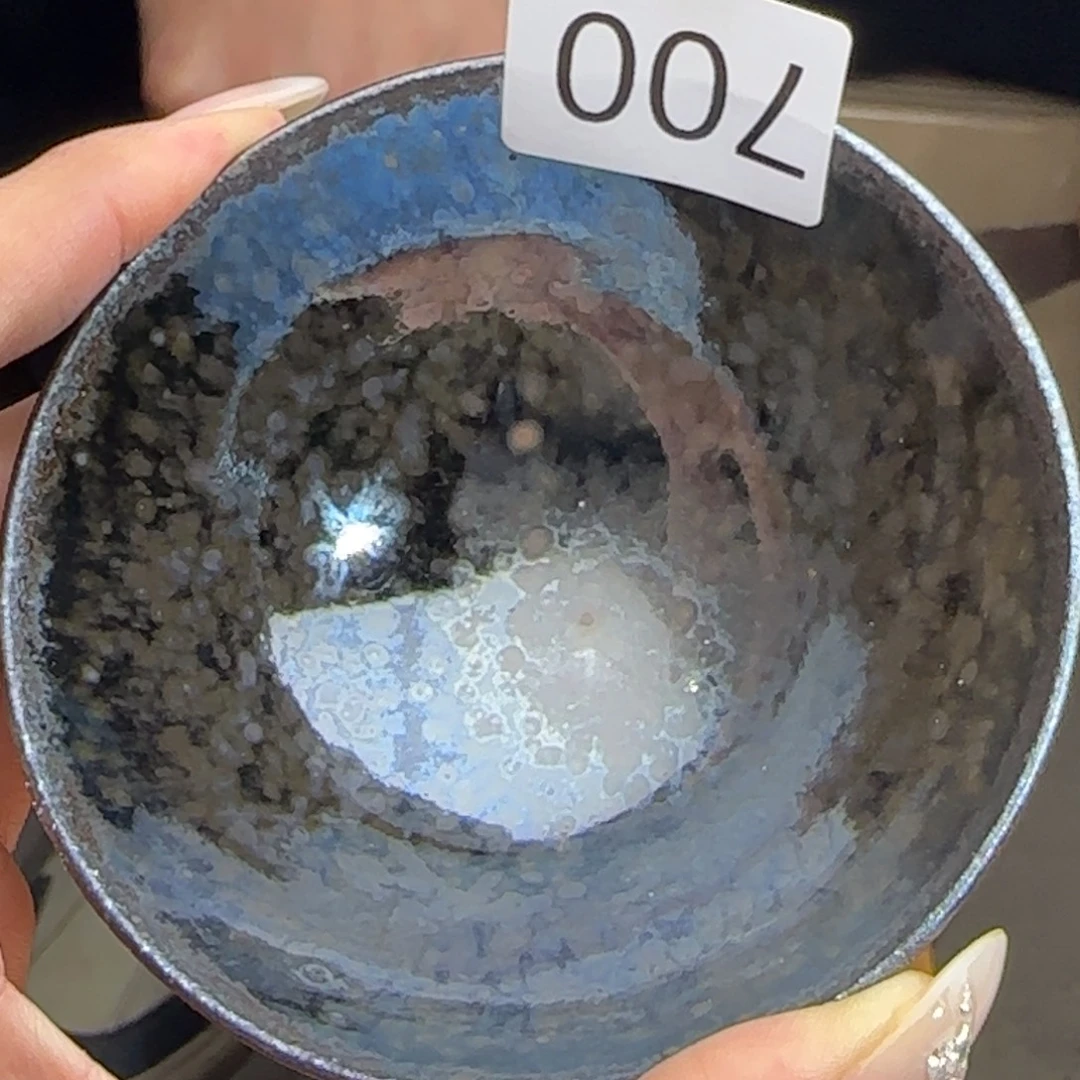 茶盏玲珑茶香中蕴含丰富