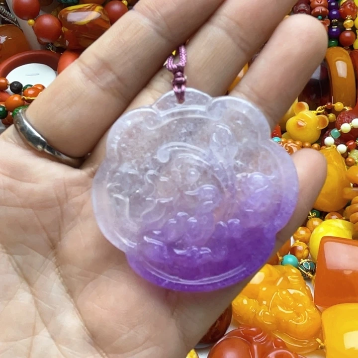 树脂制品34号雕刻吊坠