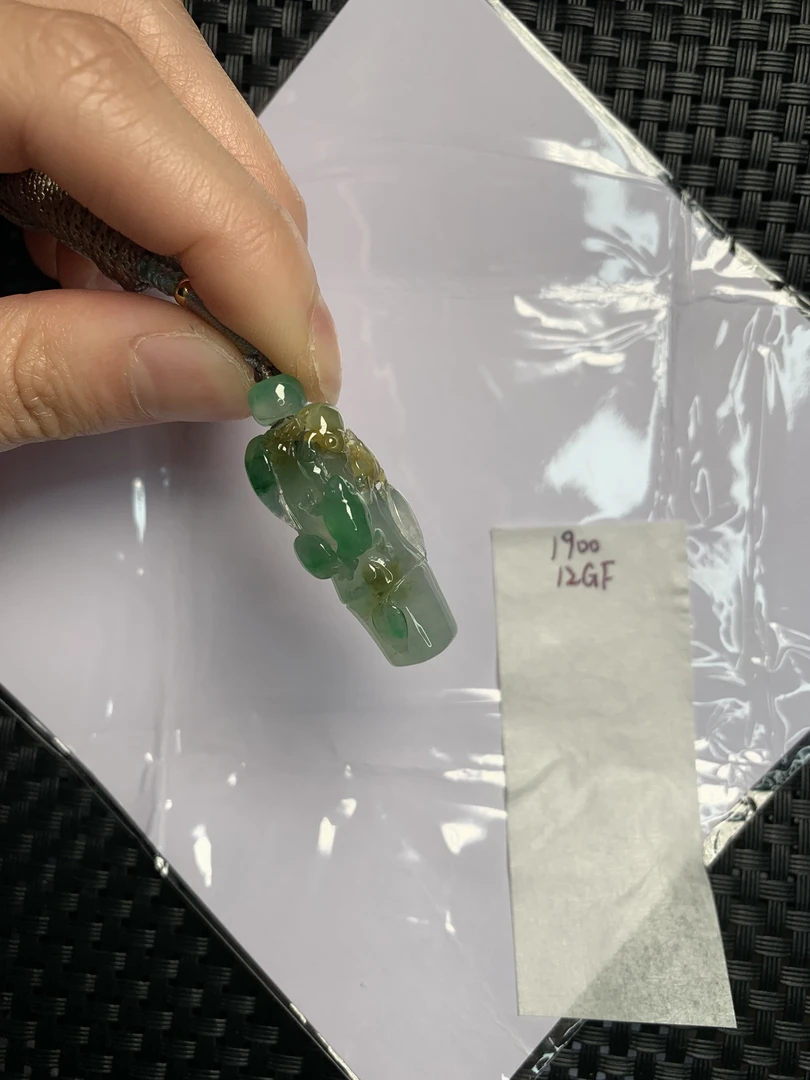 天然缅甸翡翠A货 12GF