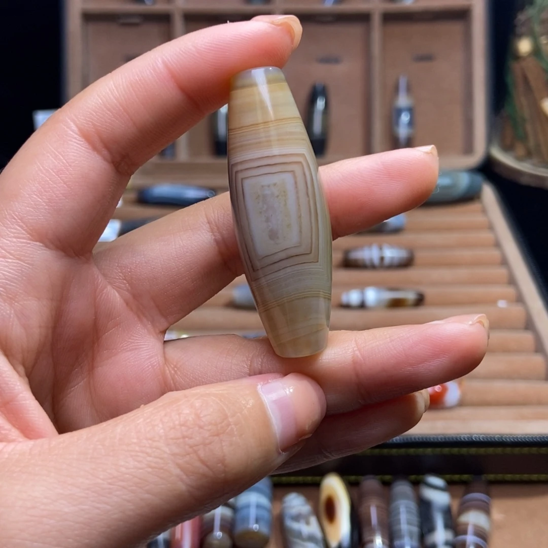 8***士玛瑙/玉髓未镶嵌颈饰