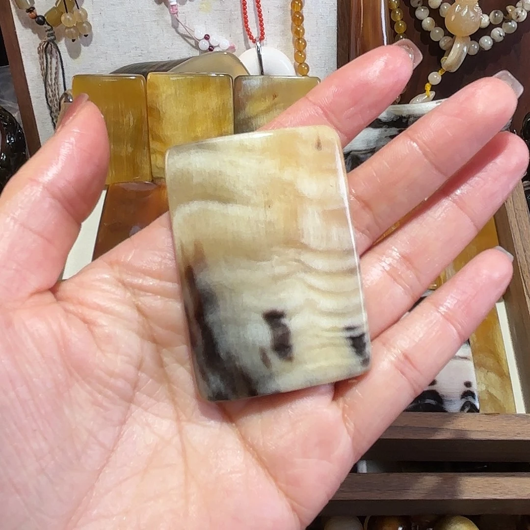 I***）非金属高贵羊无事牌