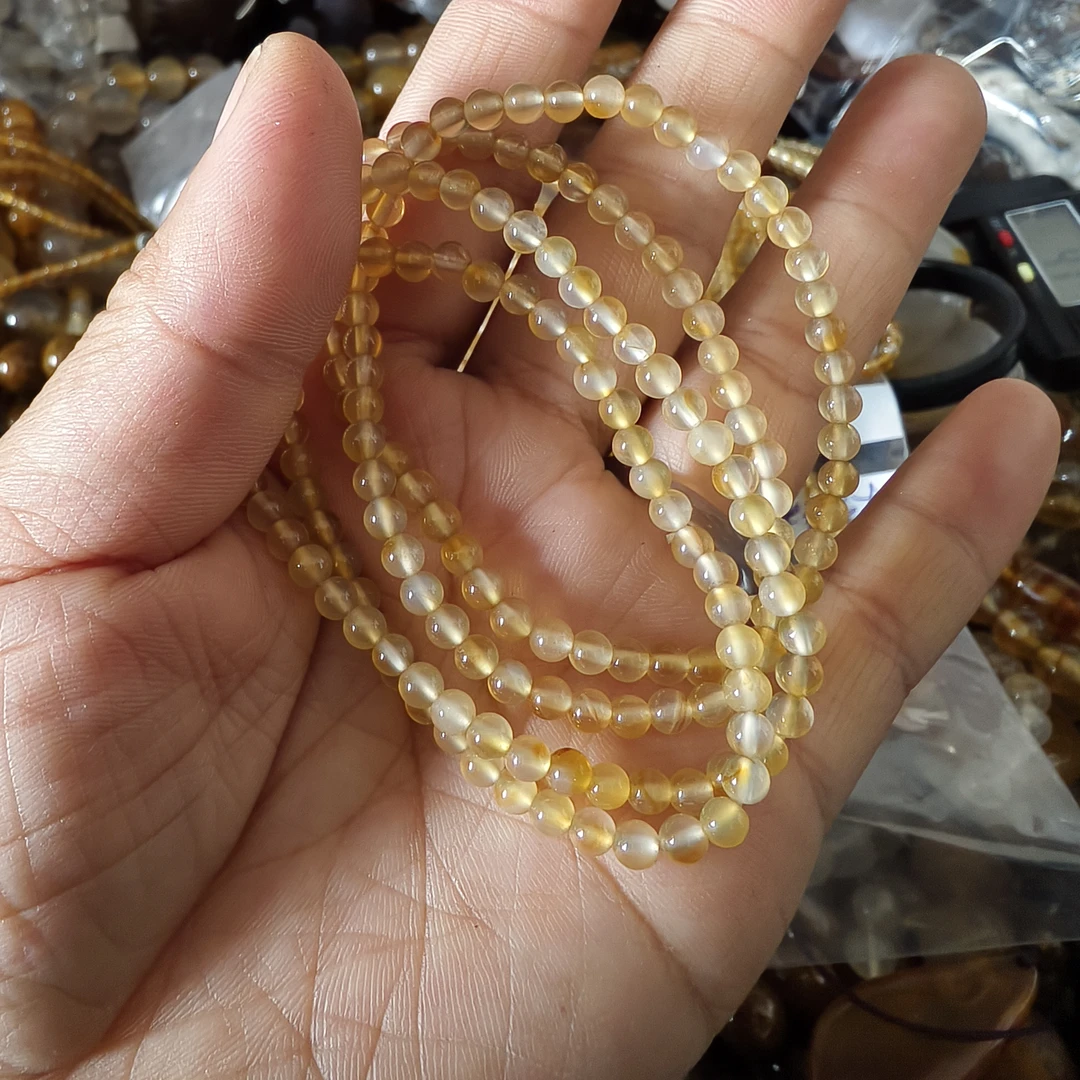 652号北红天然玛瑙卡四号珠子四圈手串