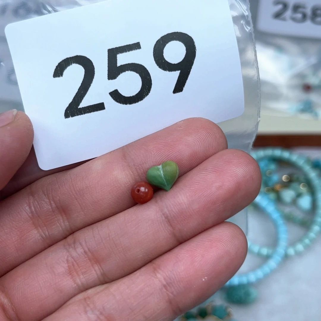 南红玛瑙未镶嵌珠宝奇石