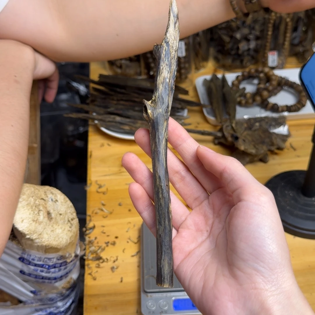 沉香手把件张勺子块料12克