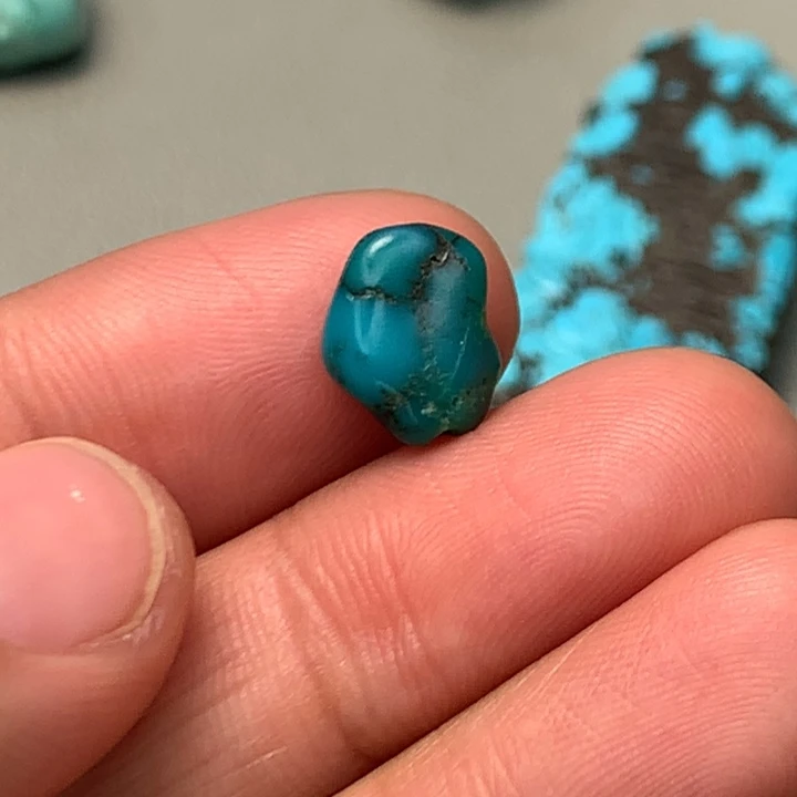 绿松石未镶嵌颈饰