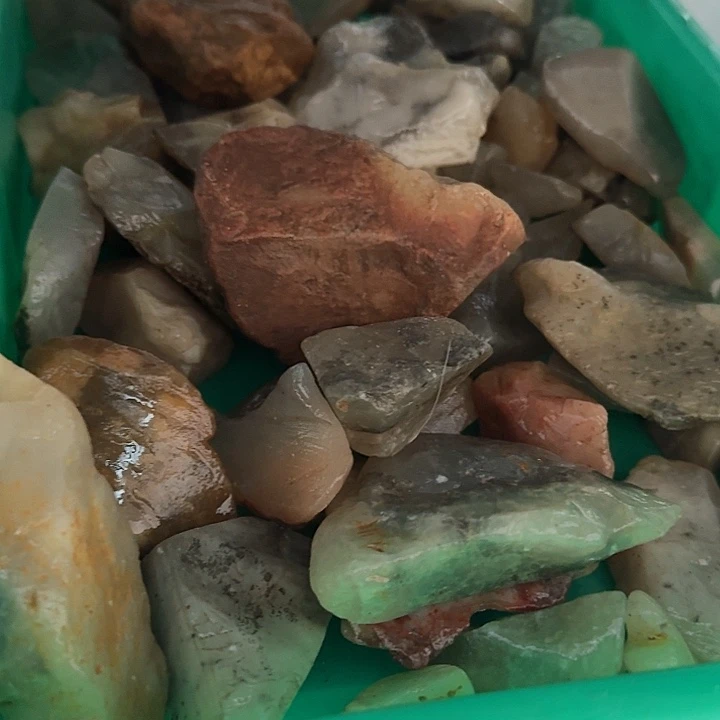 寿山石憨***香寿山石是由