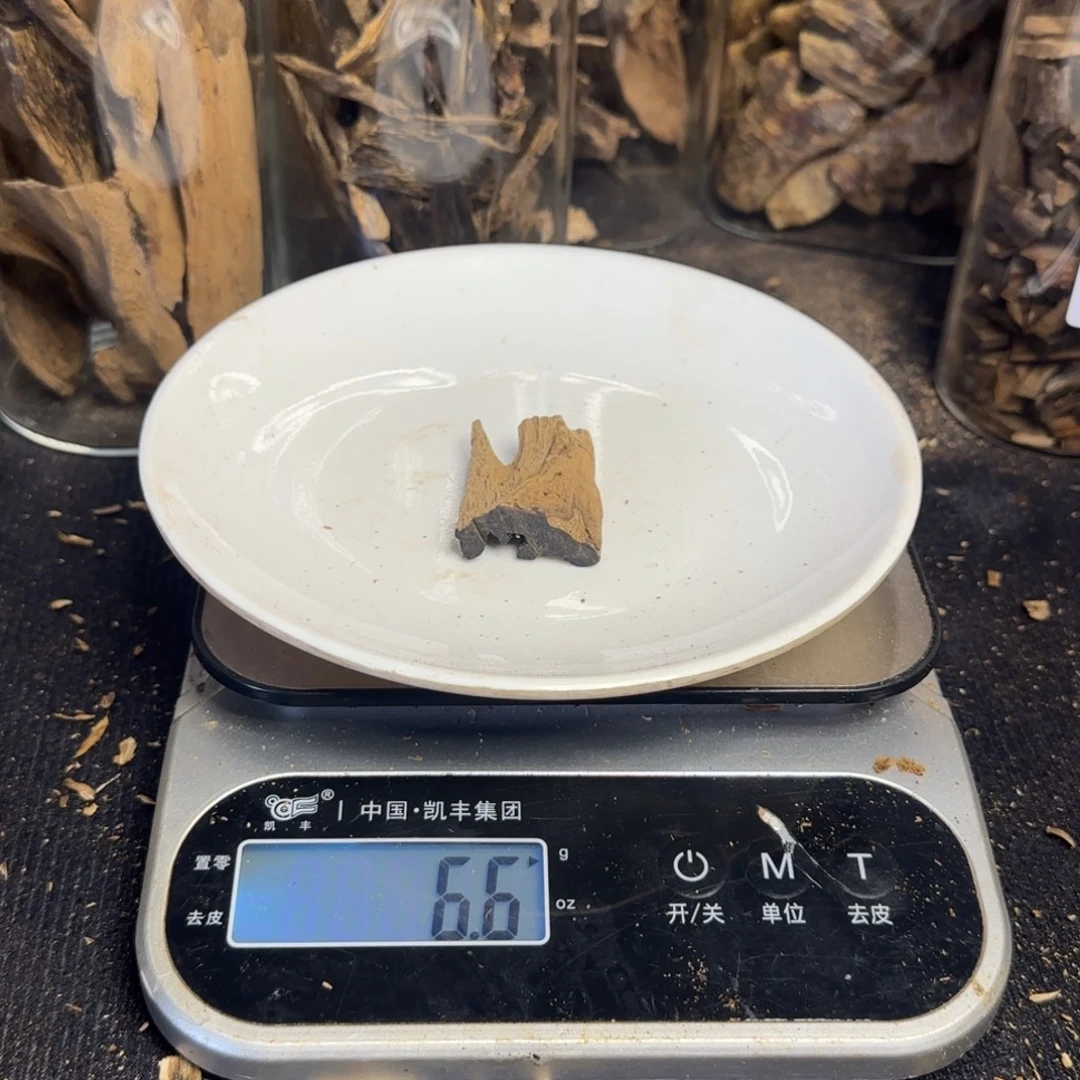 全***）沉香沉香碎屑香港天然野生沉香红土6.6克