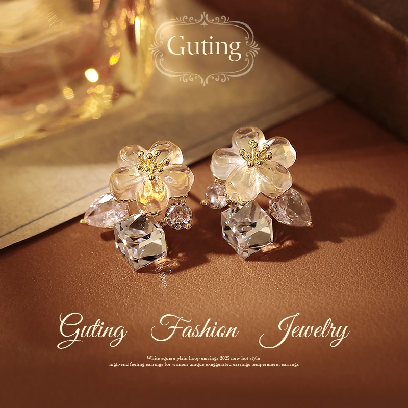 铜合金合成锆石耳饰 20830超仙通透粉色桃花耳钉女春夏小清新闪锆