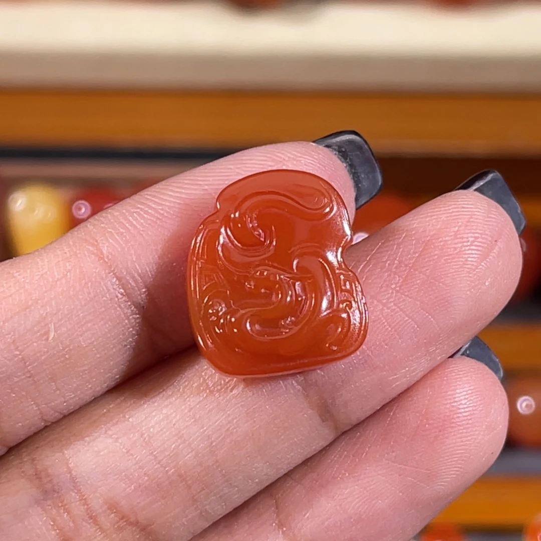 未镶嵌仿古龙牌子 14x16.3mm 不换退南红玛瑙
