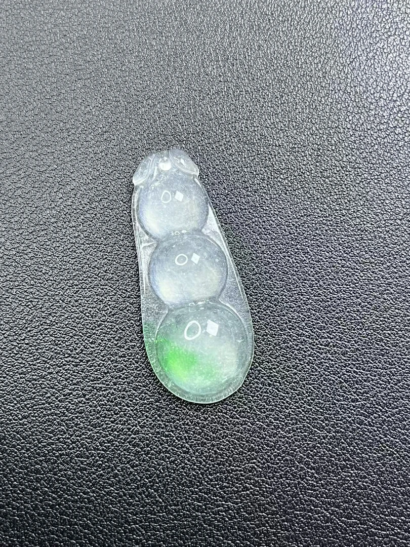 如意工厂甄选--高品质白冰飘花精美俏色大豆子吊坠-DZ04多样性发