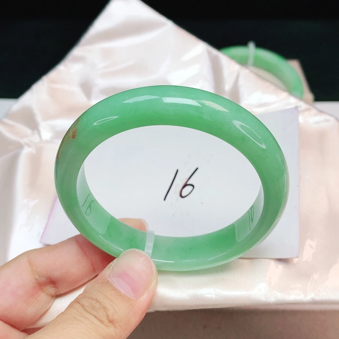 翡翠未镶嵌手镯正圈53