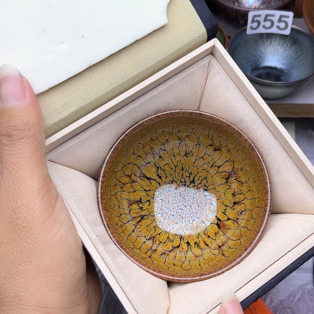 茶盏您好有超级显腿长