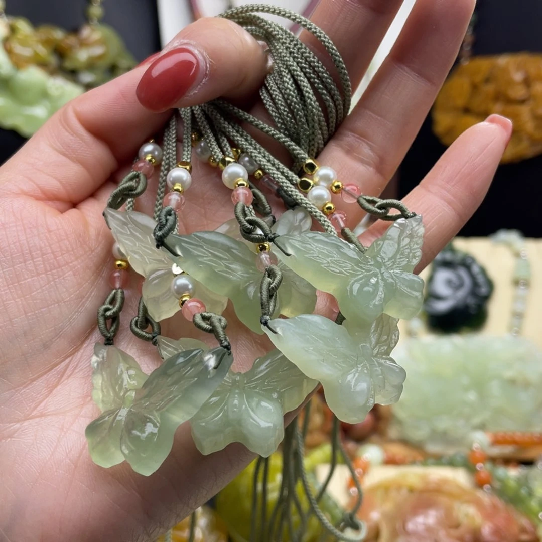 未镶嵌蛇纹石玉颈饰