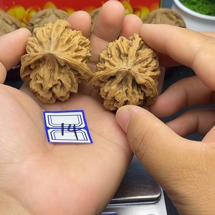 文玩核桃吊坠47三棱