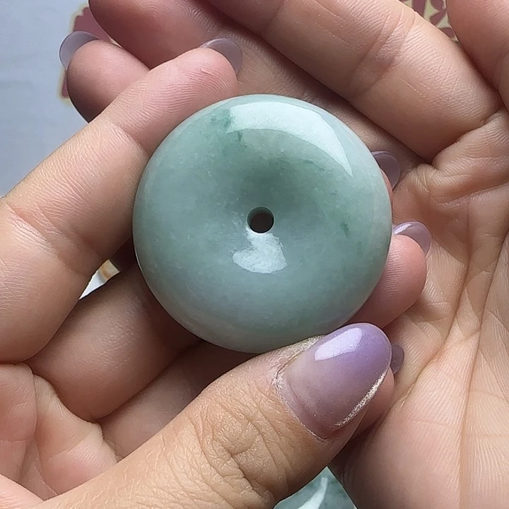 翡翠未镶嵌颈饰平安扣