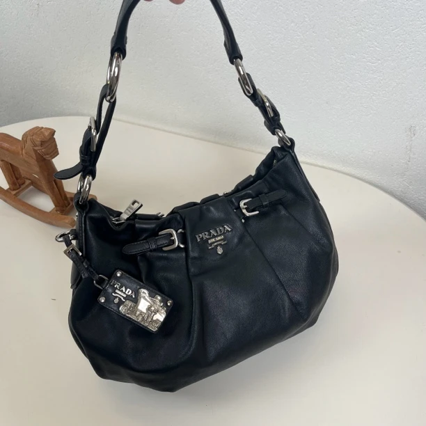 95新 Prada/普拉达 黑银元宝航海系列船牌单肩包