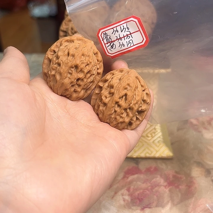 文玩核桃把件非嫁接北京