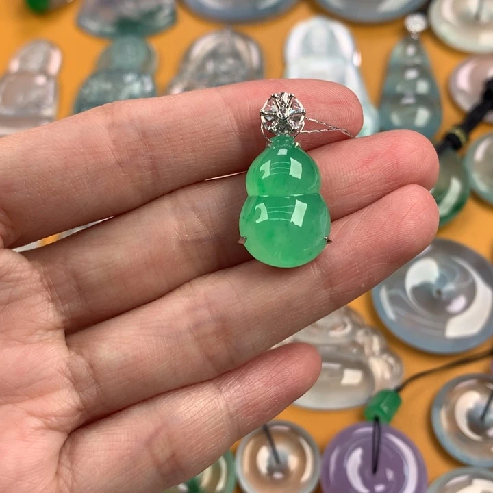 颈饰未镶嵌翡翠…..