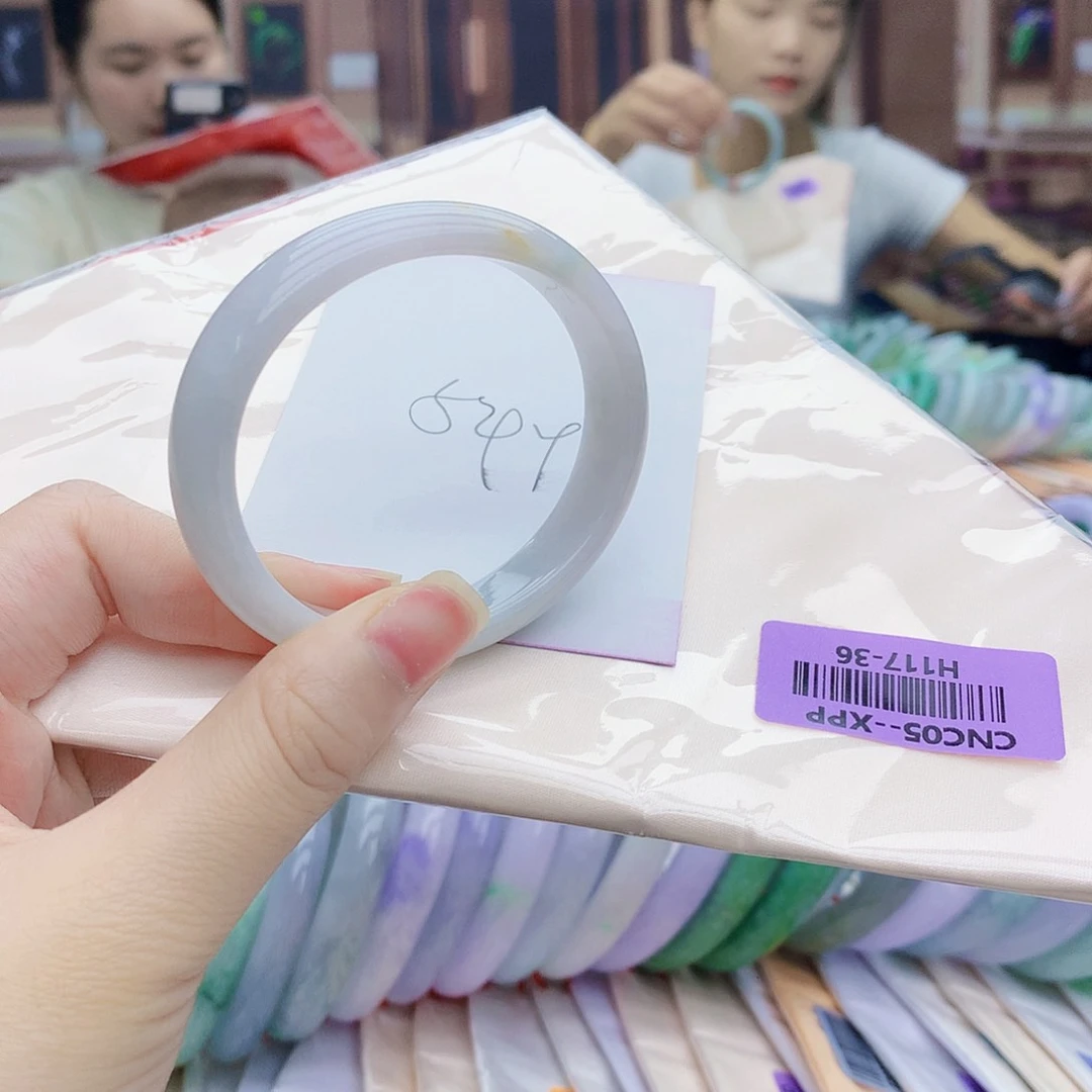 翡翠手镯未镶嵌gghdghgghhh