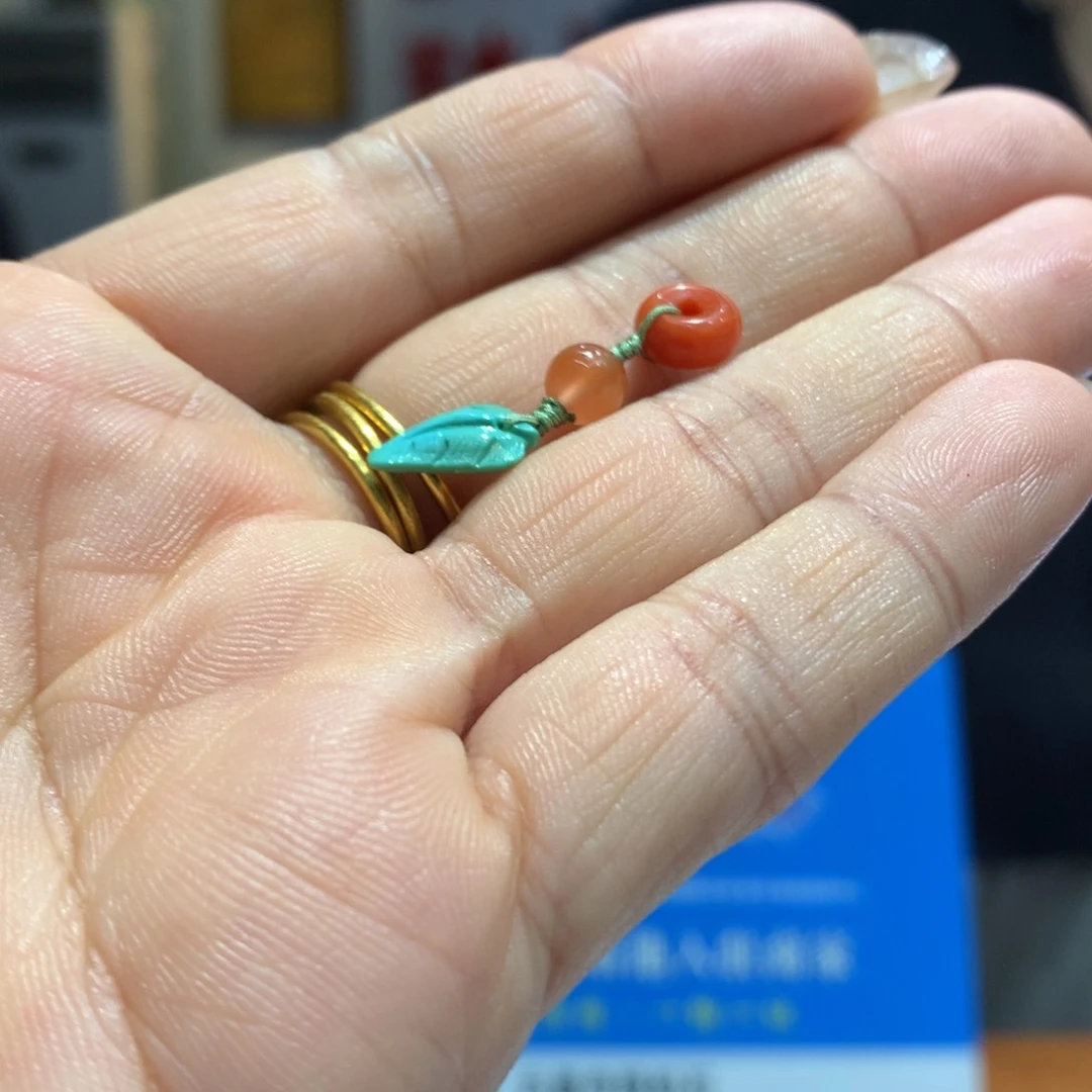 南红玛瑙配饰未镶嵌