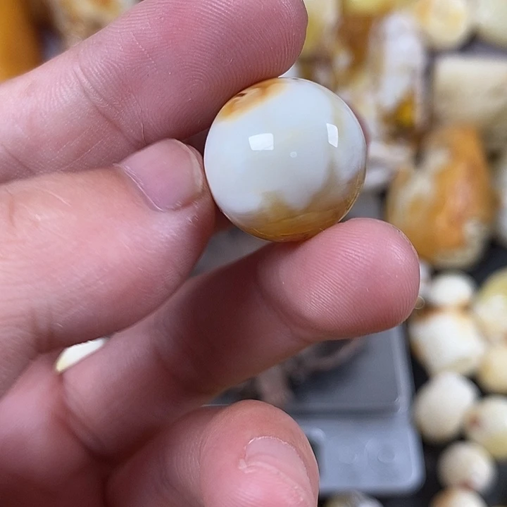 未镶嵌琥珀裸石我