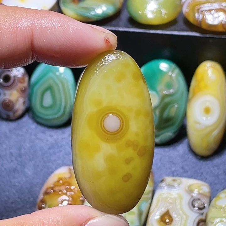 玛瑙/玉髓未镶嵌珠宝奇石