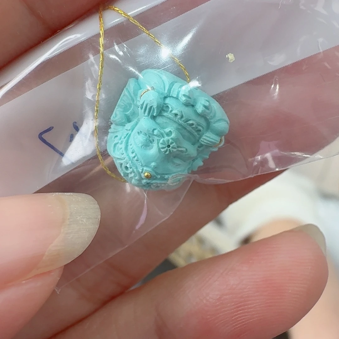 晨***月绿松石未镶嵌珠宝奇石