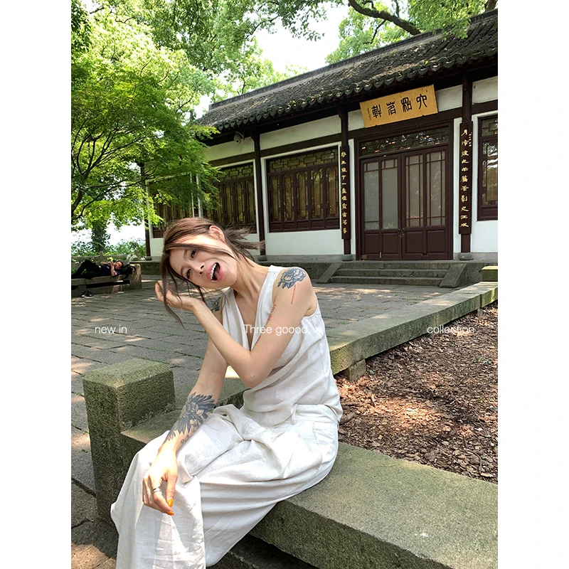 THREE GOOOD/三吉天丝亚麻荡领漏背无袖上衣直筒裤套装Y725A08397