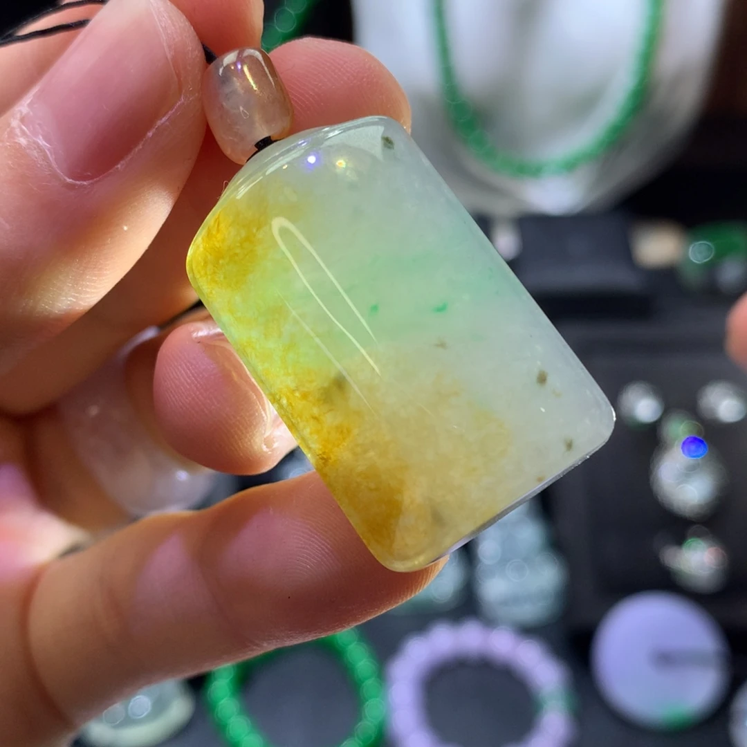 翡翠裸石冰黄翡无事牌