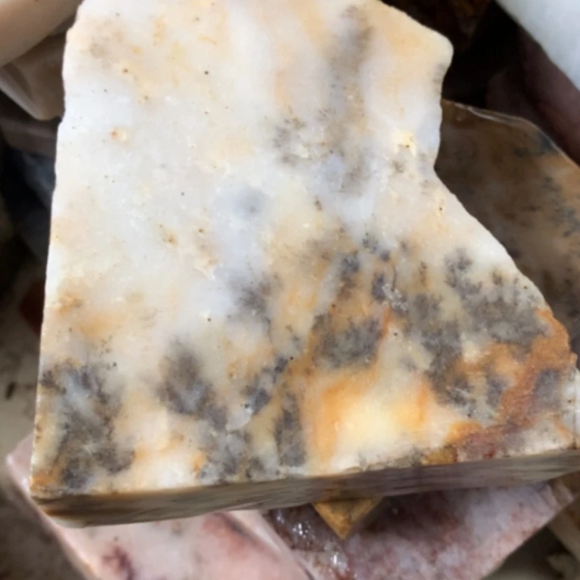 【闪购商品】未镶嵌手镯石英质玉白底虎皮草