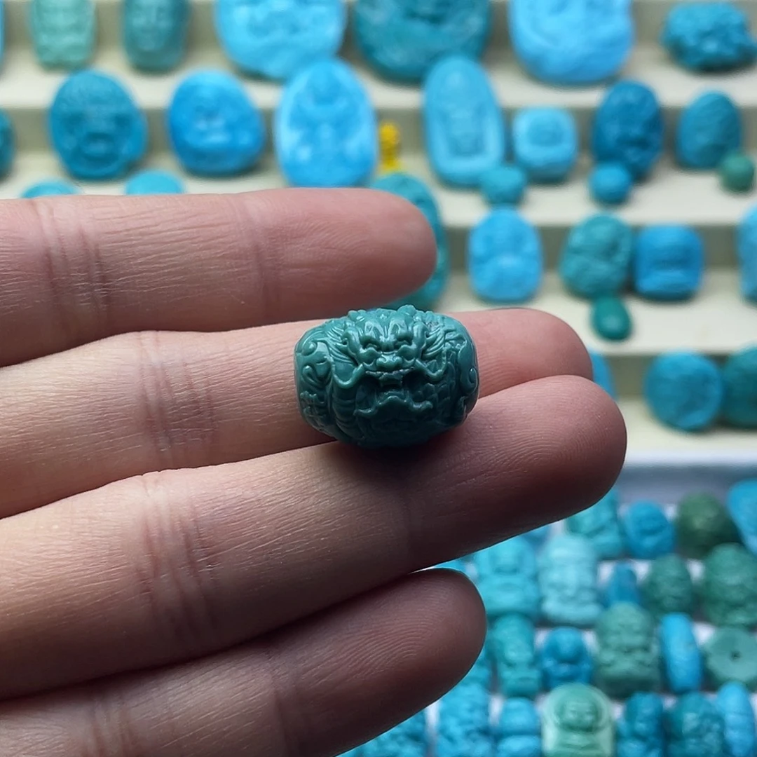 绿松石未镶嵌颈饰