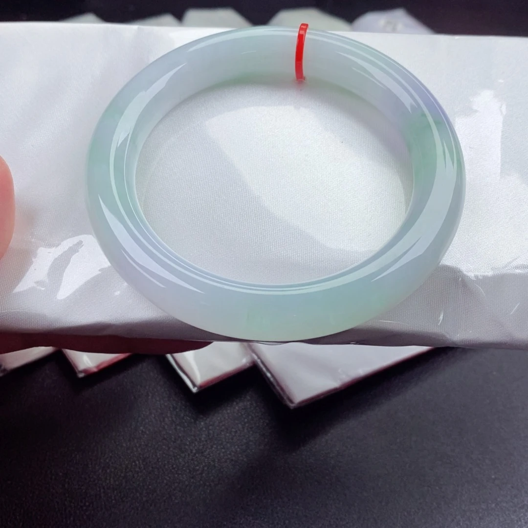翡翠手镯未镶嵌宜****生圆条