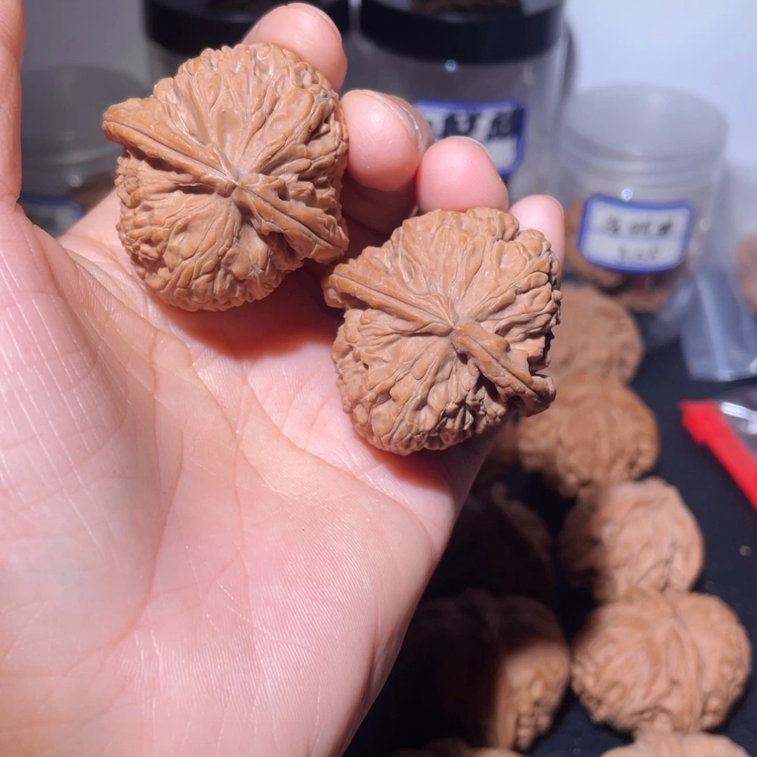 吊坠桃核38尺球白，