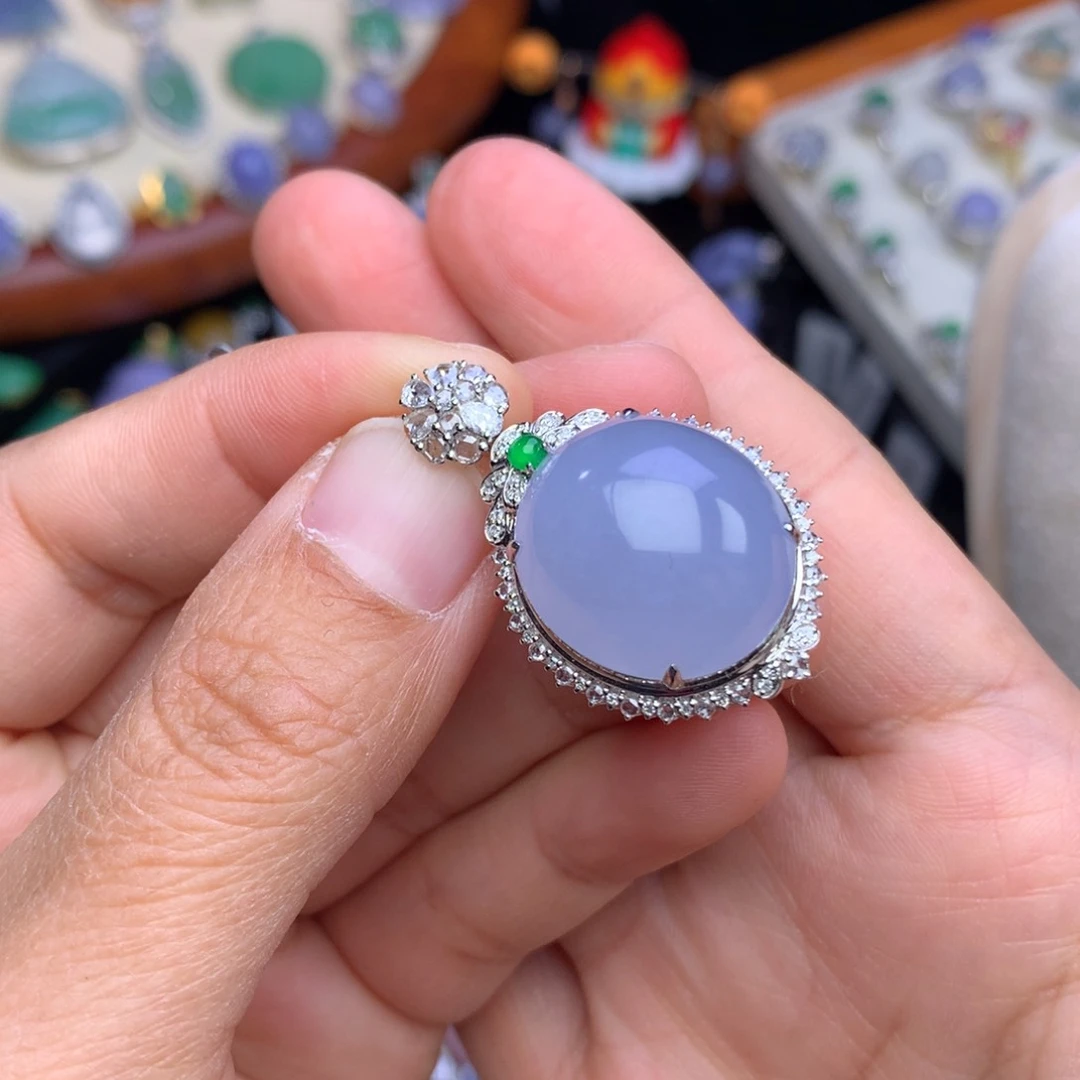 翡翠吊坠(不含链)18K金镶嵌