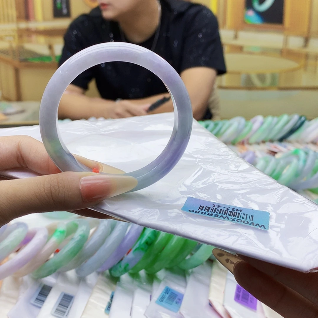 翡翠未镶嵌手镯bnb