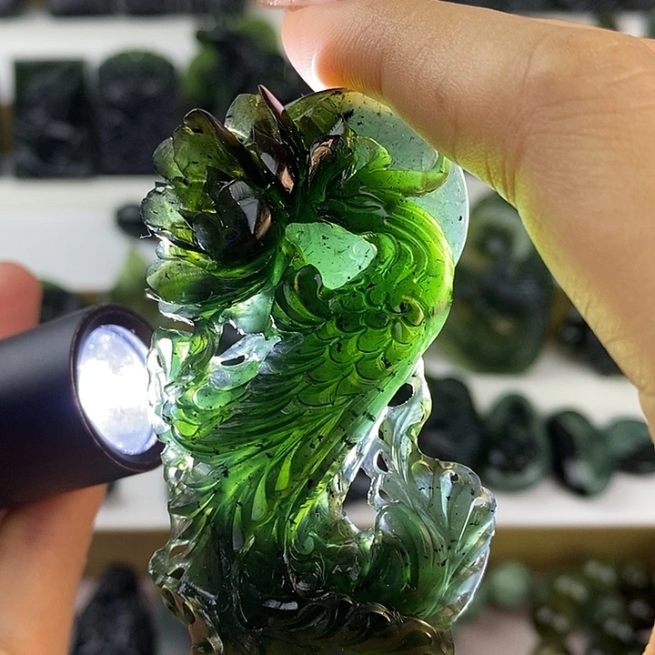 蛇纹石玉未镶嵌凤栖牡丹