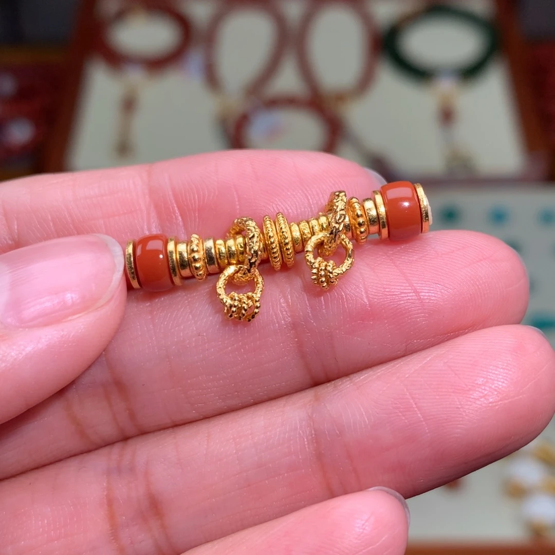 南红玛瑙颈饰未镶嵌