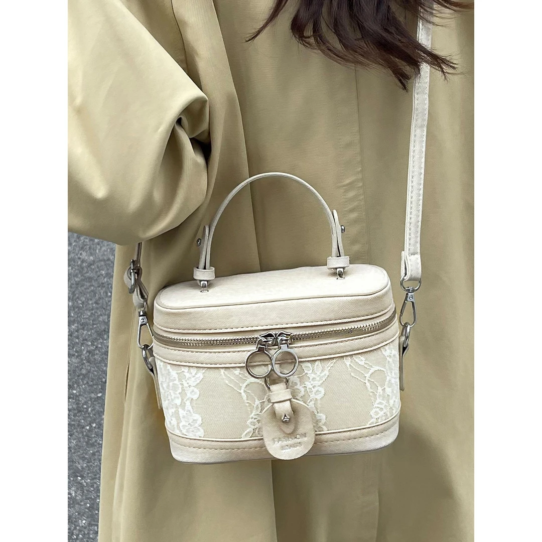 高级感小众包包女式2025新款夏天斜挎包休闲手提盒子包爆款水桶包