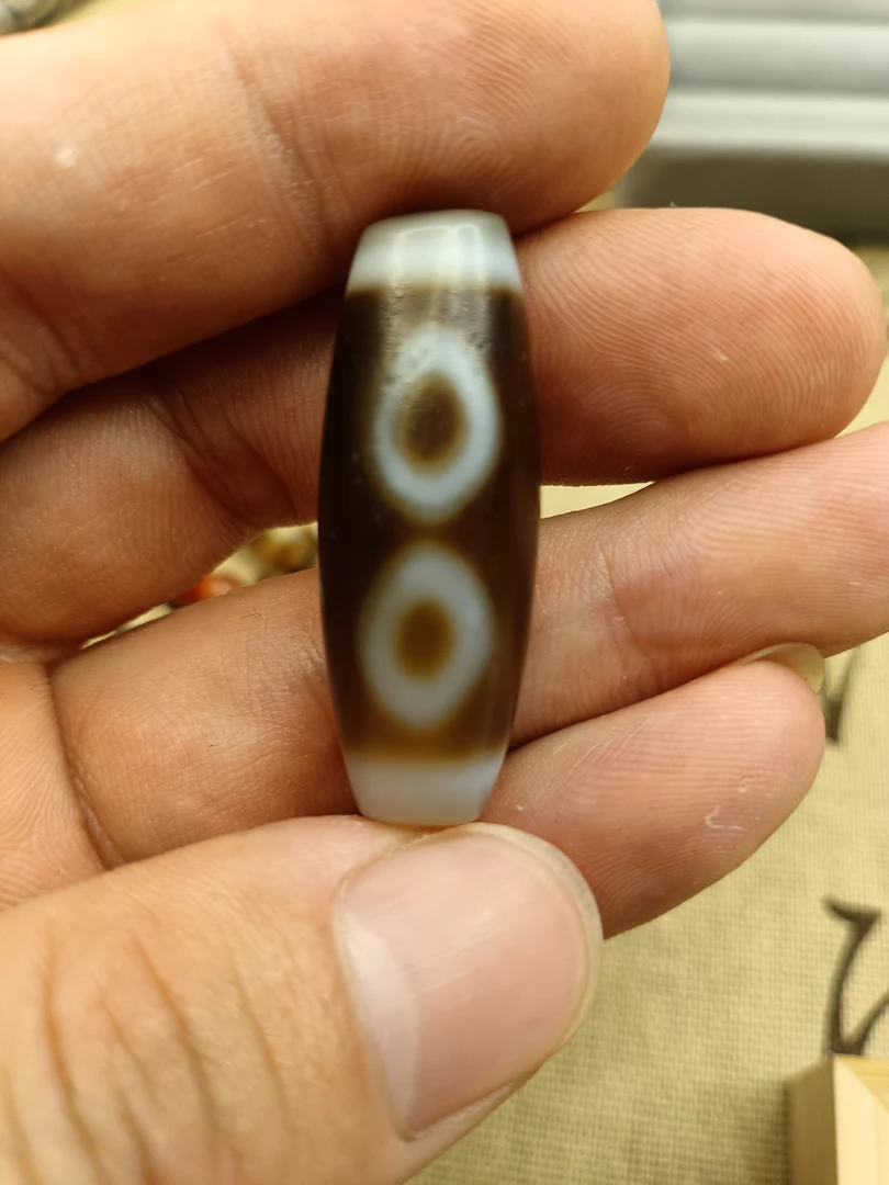 黑白佛心三眼玛瑙珠