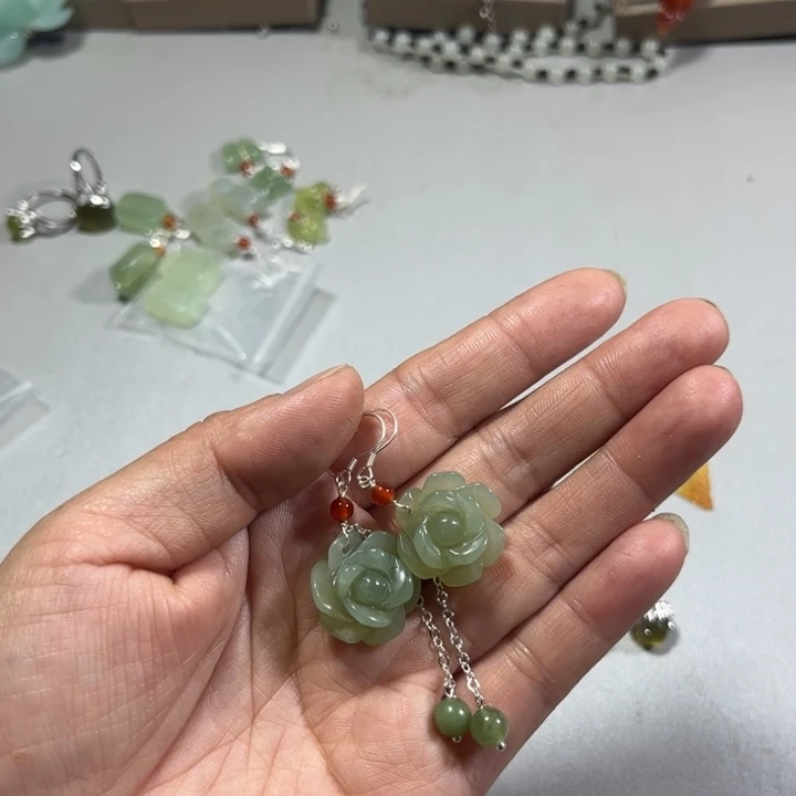 蛇纹石玉耳饰未镶嵌跑****外