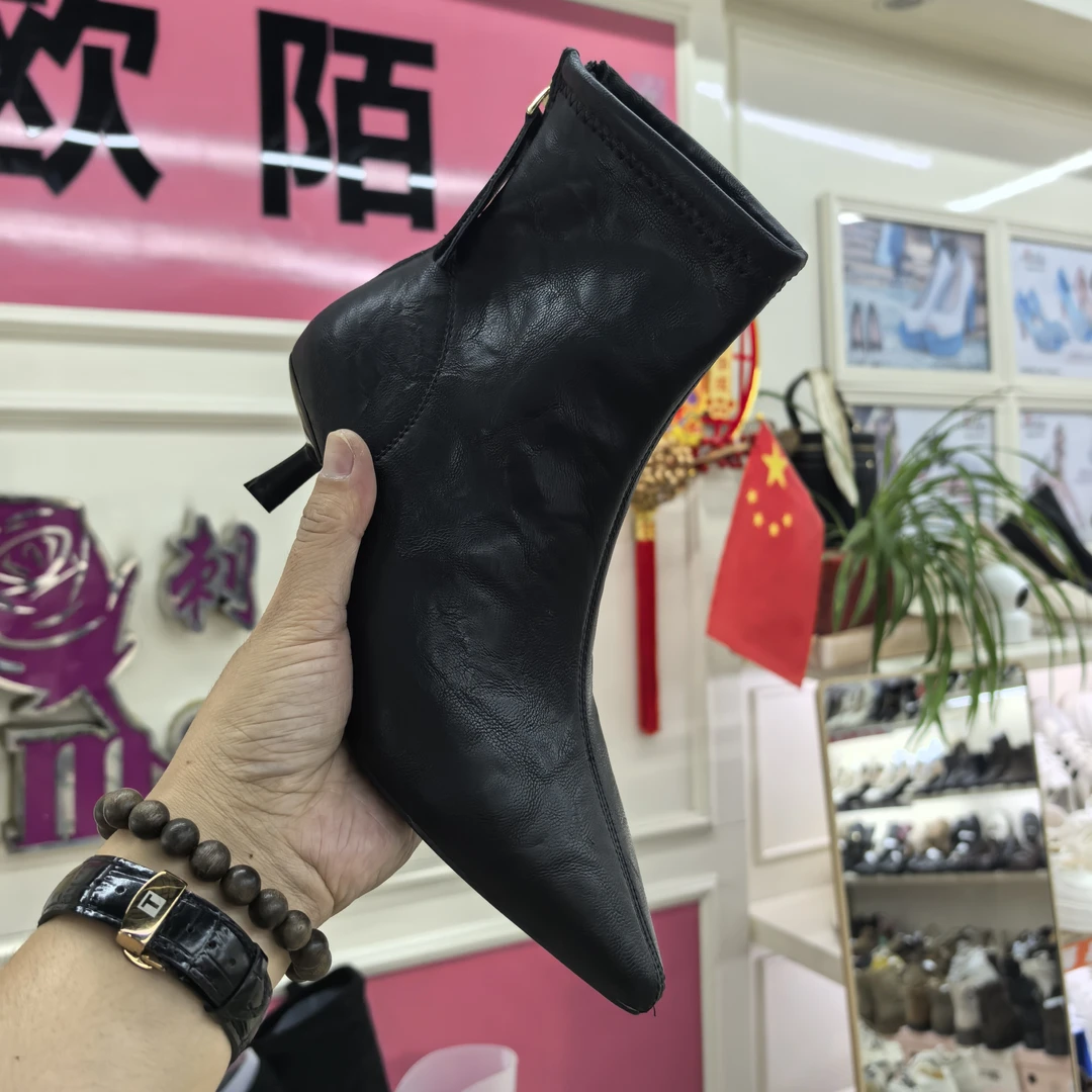 尖头女鞋2025秋冬细跟尖头短靴冬季法式轻职风时尚百搭时装短靴