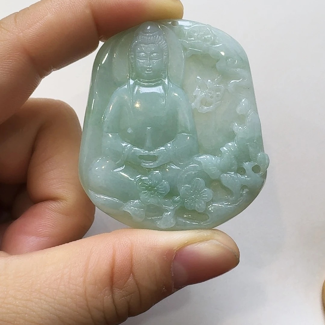 翡翠颈饰未镶嵌素衣观音