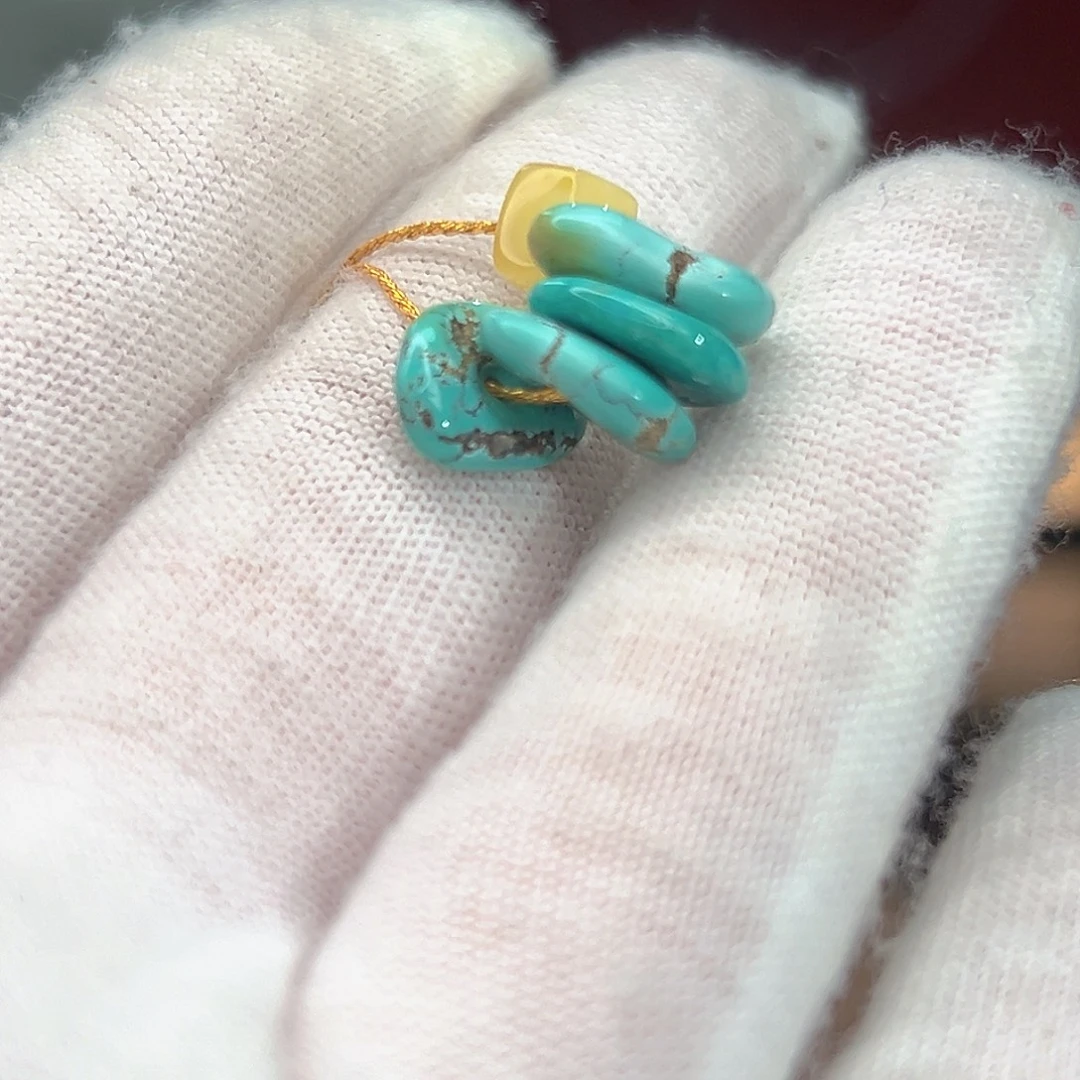 蜜蜡未镶嵌珠宝奇石